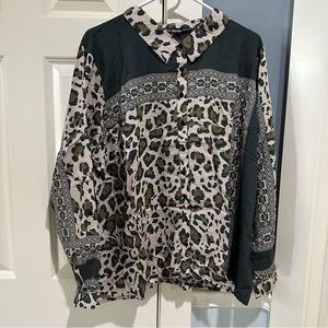 Women’s Size XL Tolani Leopard Button Down Shirt